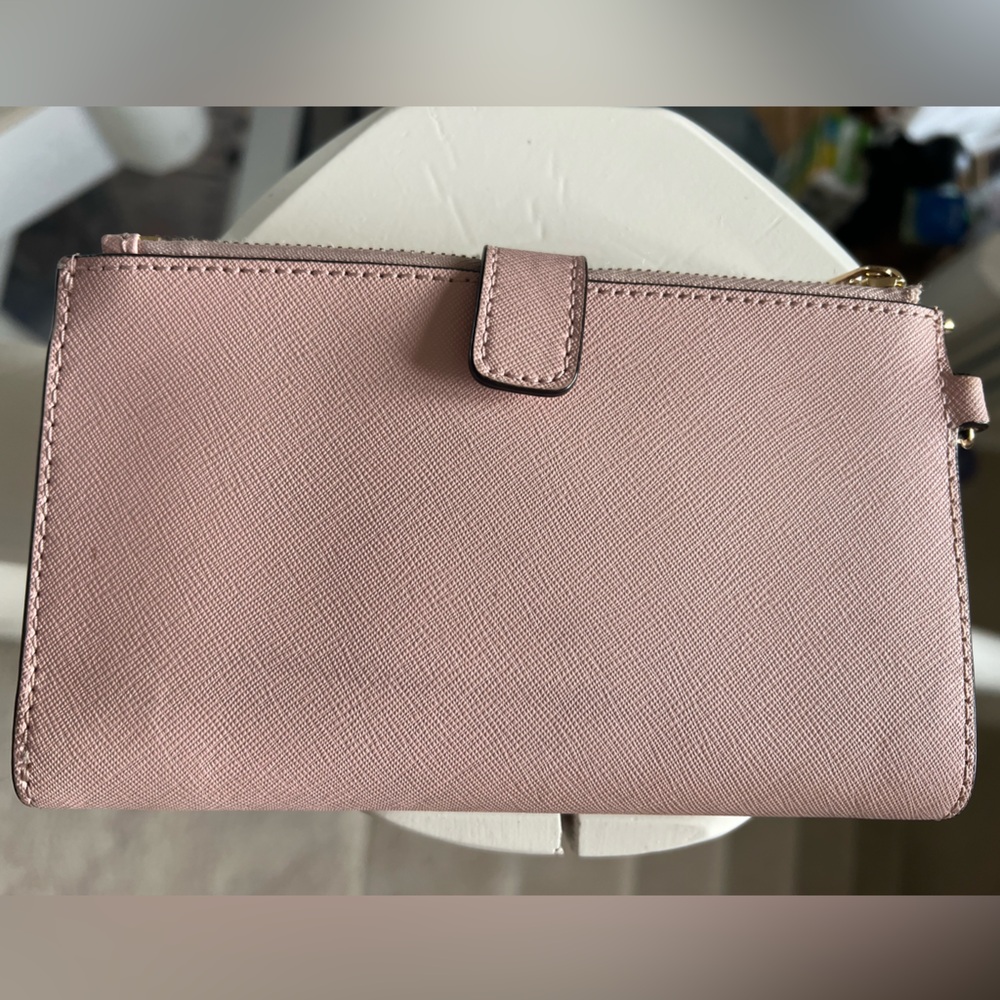 Michael Kors leather smartphone wallet - Picture 11 of 16